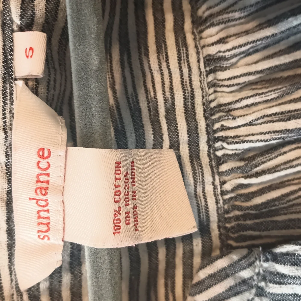 Sundance 100% Cotton Pintuck Button Up Tunic with Roll Tab Sleeves Size Small - Picture 5 of 6